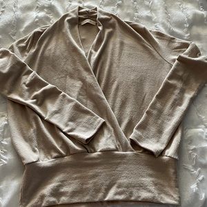 Honey and lemon boutique wrap top